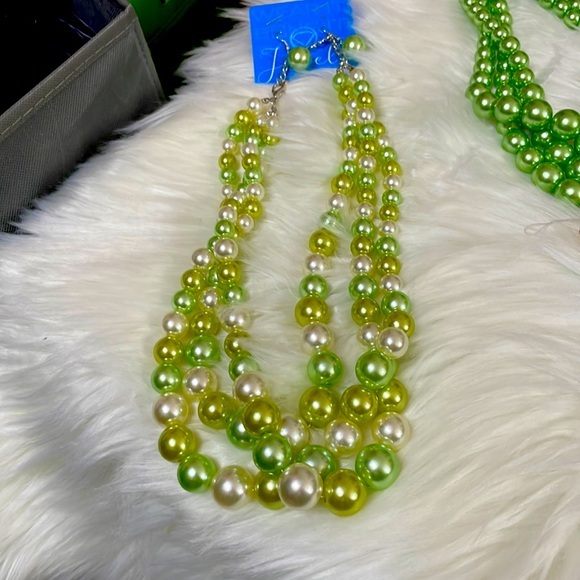 Traci Lynn Jewelry - Green Necklace Set